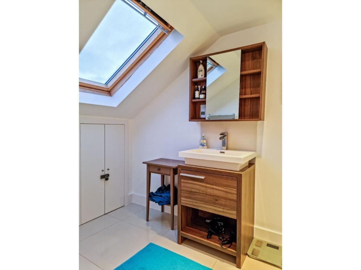 Pass The Keys Family Friendly 2 Bedroom Gem In Shepherd'S Bush Londýn Exteriér fotografie